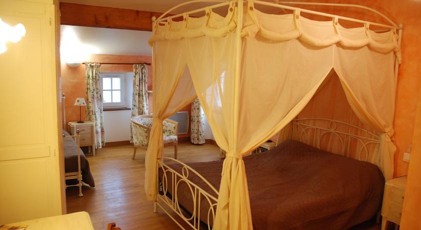 Couette Et Potager D'Antan Bed & Breakfast Melle  Room photo